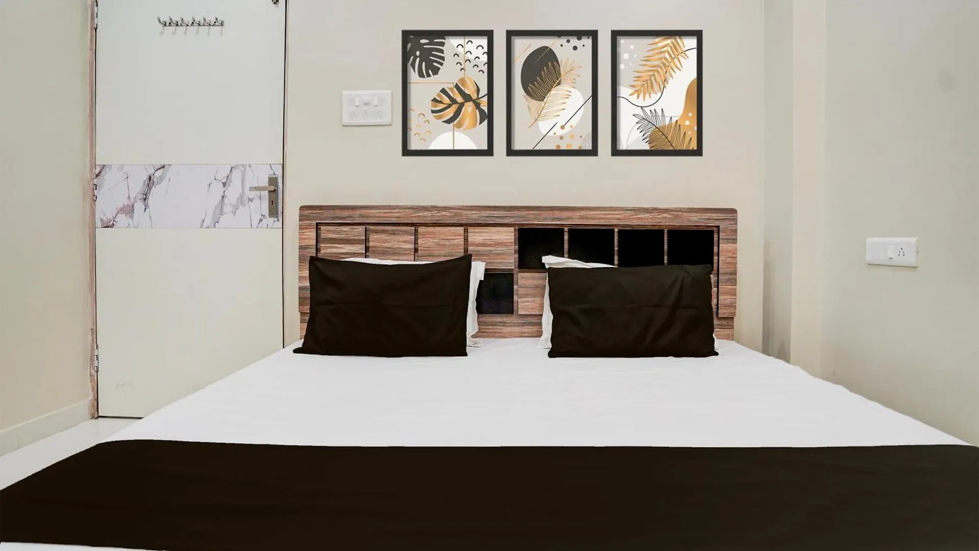 Hotel O Shiv Balaji Guest House Varanasi India