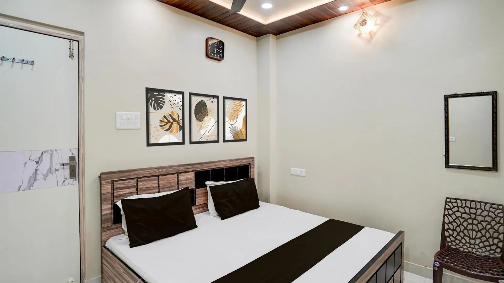 Hotel O Shiv Balaji Guest House Varanasi 0*,  India